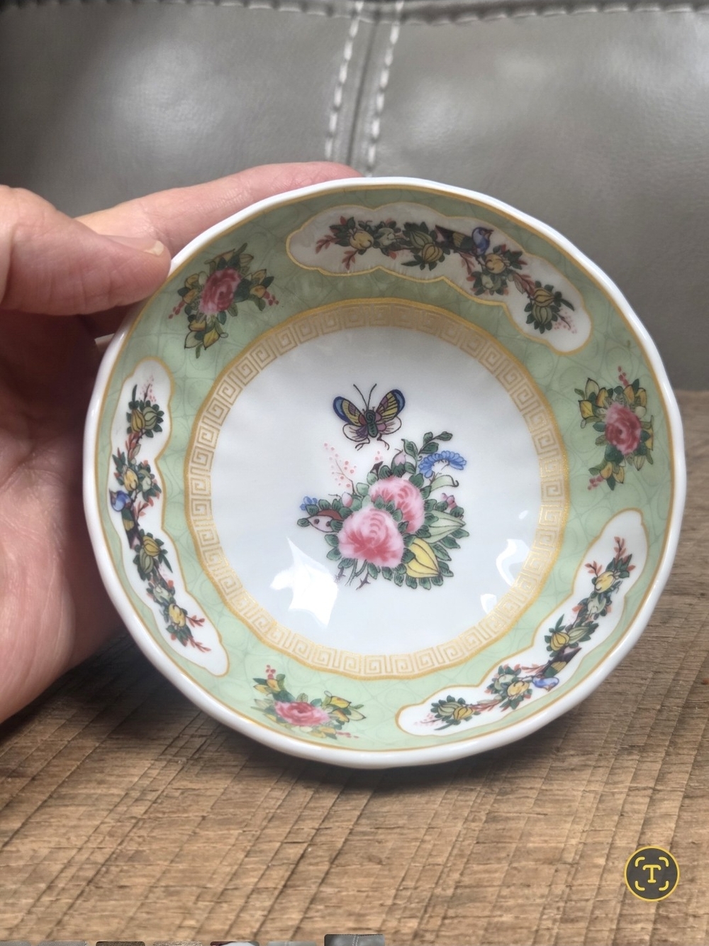 Williams Sonoma Famille Rose Scalloped Dipping Bowls - Set of 4 ~ Bin 1D